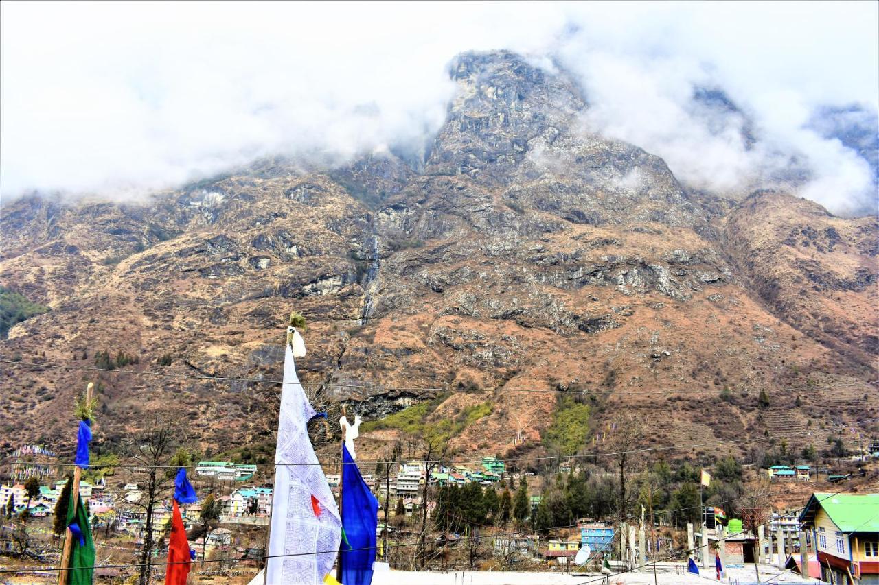 Magellan's The Golden Bridge Hotel Lachung Buitenkant foto